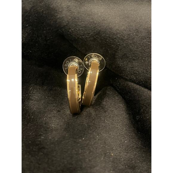 NWT Ann Taylor Loft Brown Enamel and Gold 1" Hoop Earrings with post-back - Picture 6 of 8